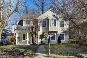 featured image of 722 Genessee St