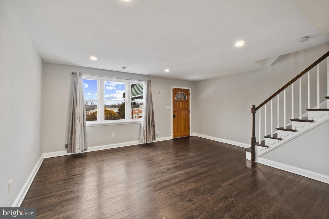 4923 Saint Gemma Rd - Photo 6 of 25