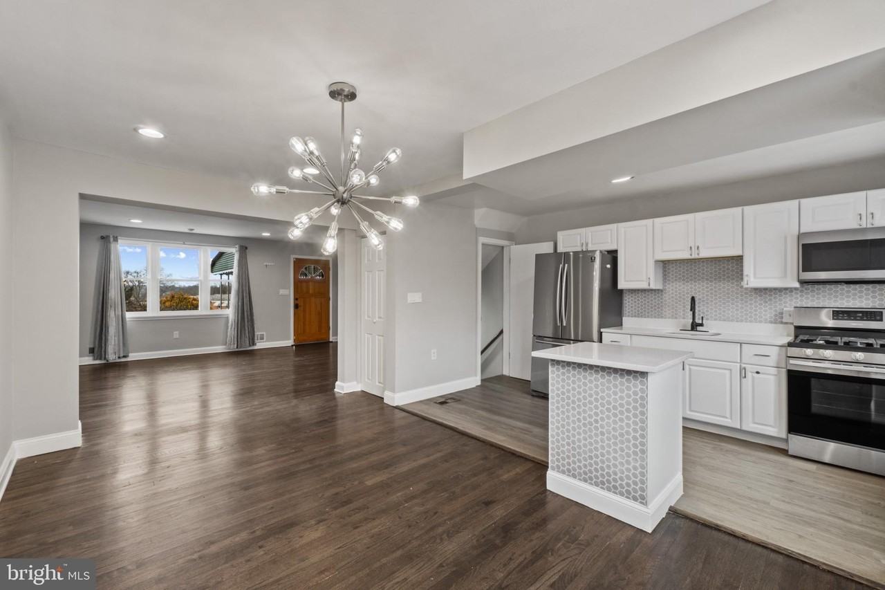 4923 Saint Gemma Rd - Photo 7 of 25