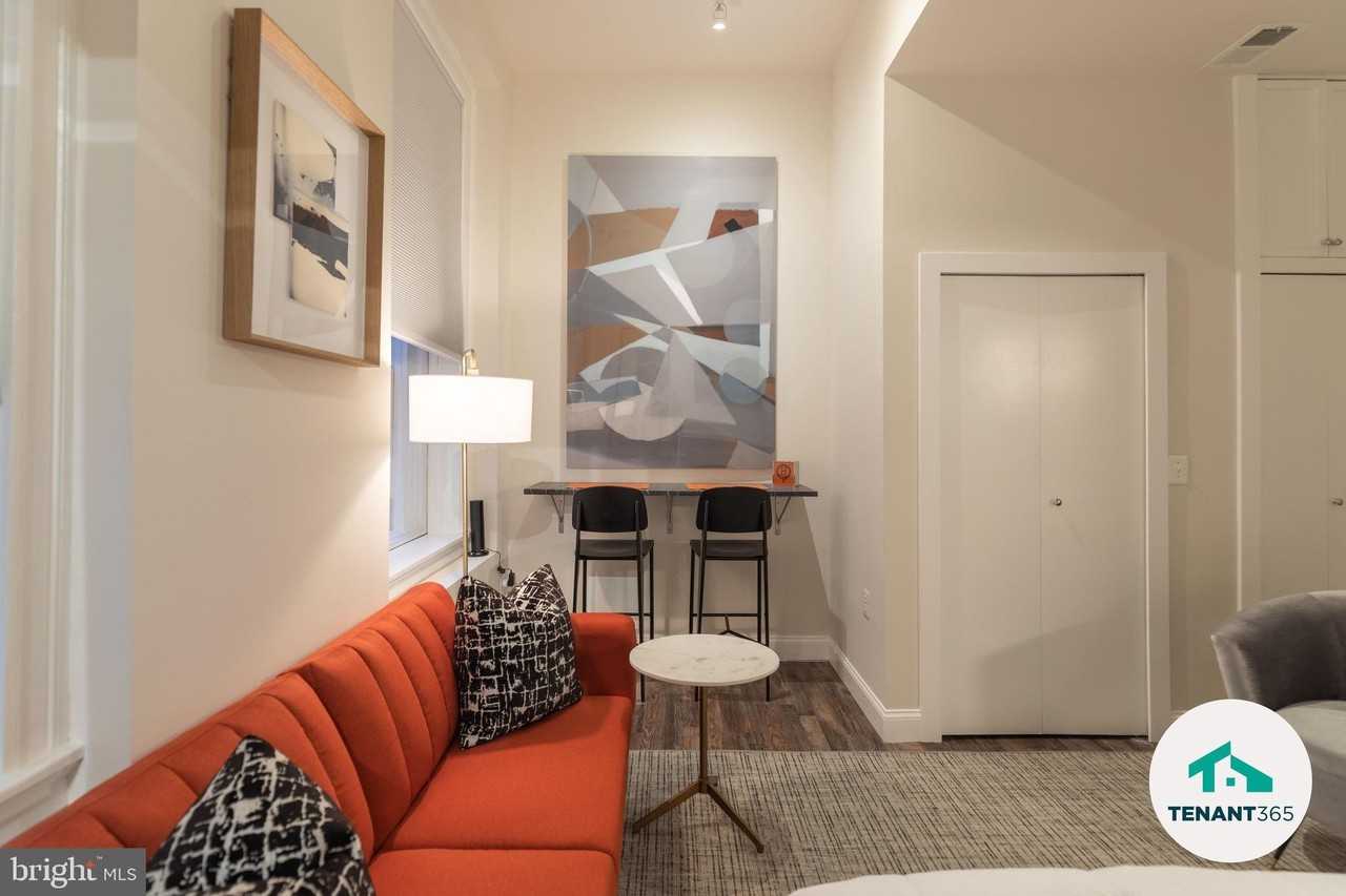 8 E Fayette St Apt 201 - Photo 2 of 23