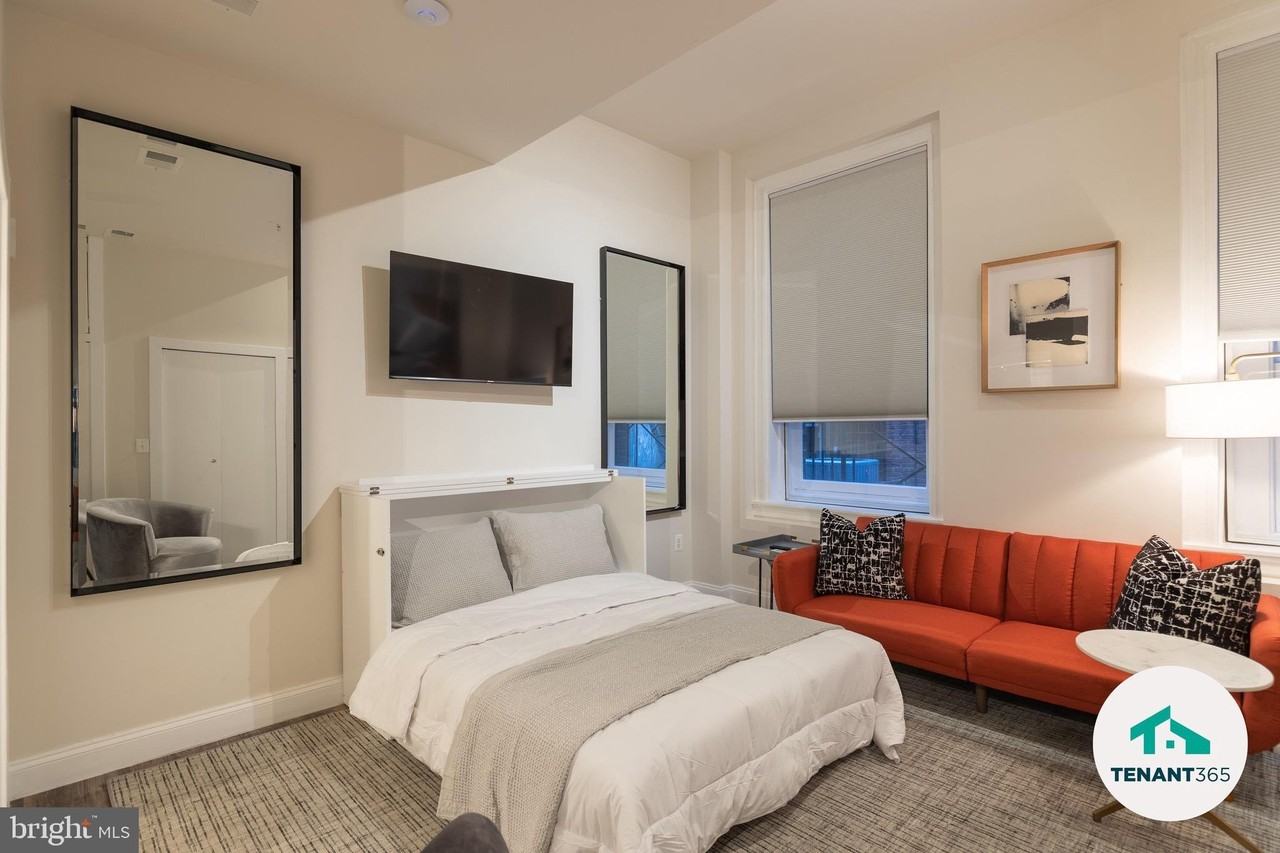 8 E Fayette St Apt 201 - Photo 5 of 23