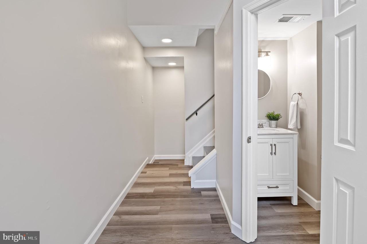 689 Clearview Ave - Photo 3 of 38