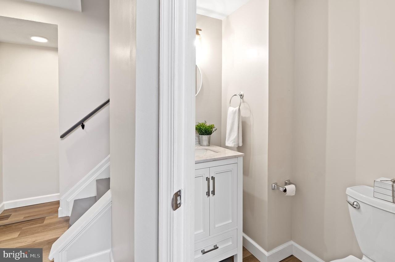 689 Clearview Ave - Photo 4 of 38