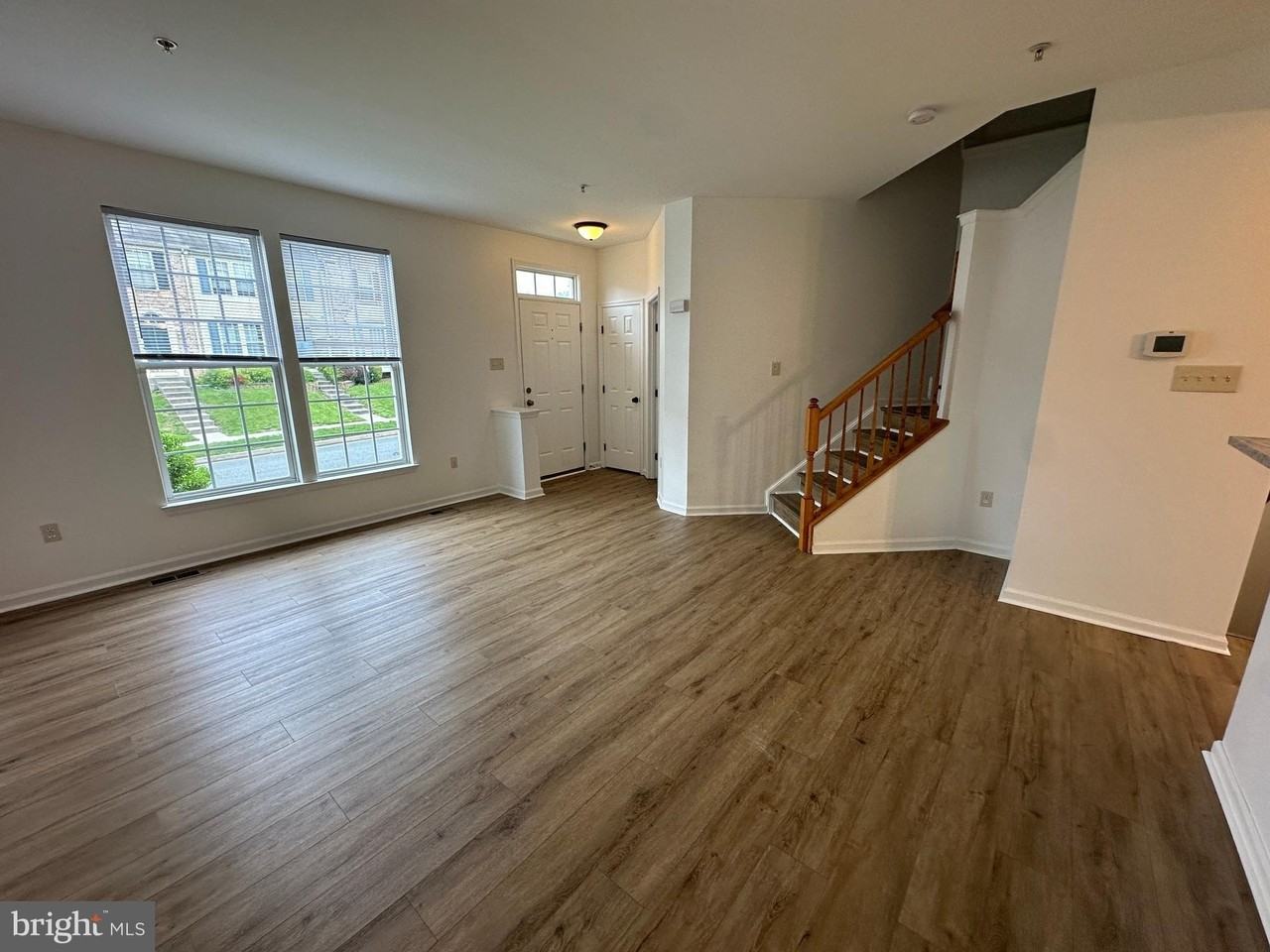 1327 Lewis Ln - Photo 2 of 23