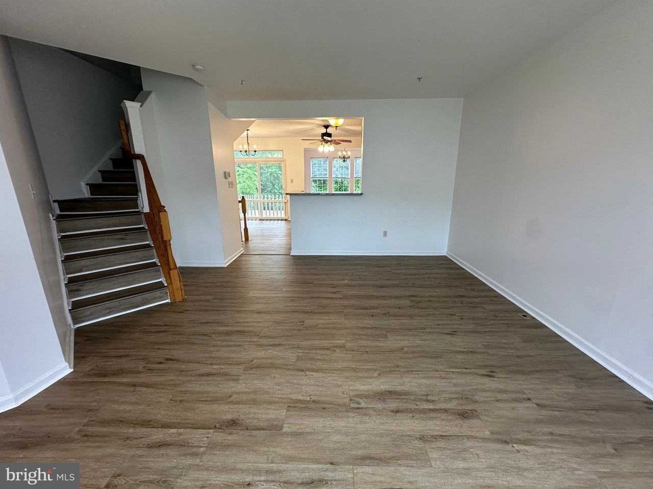 1327 Lewis Ln - Photo 3 of 23