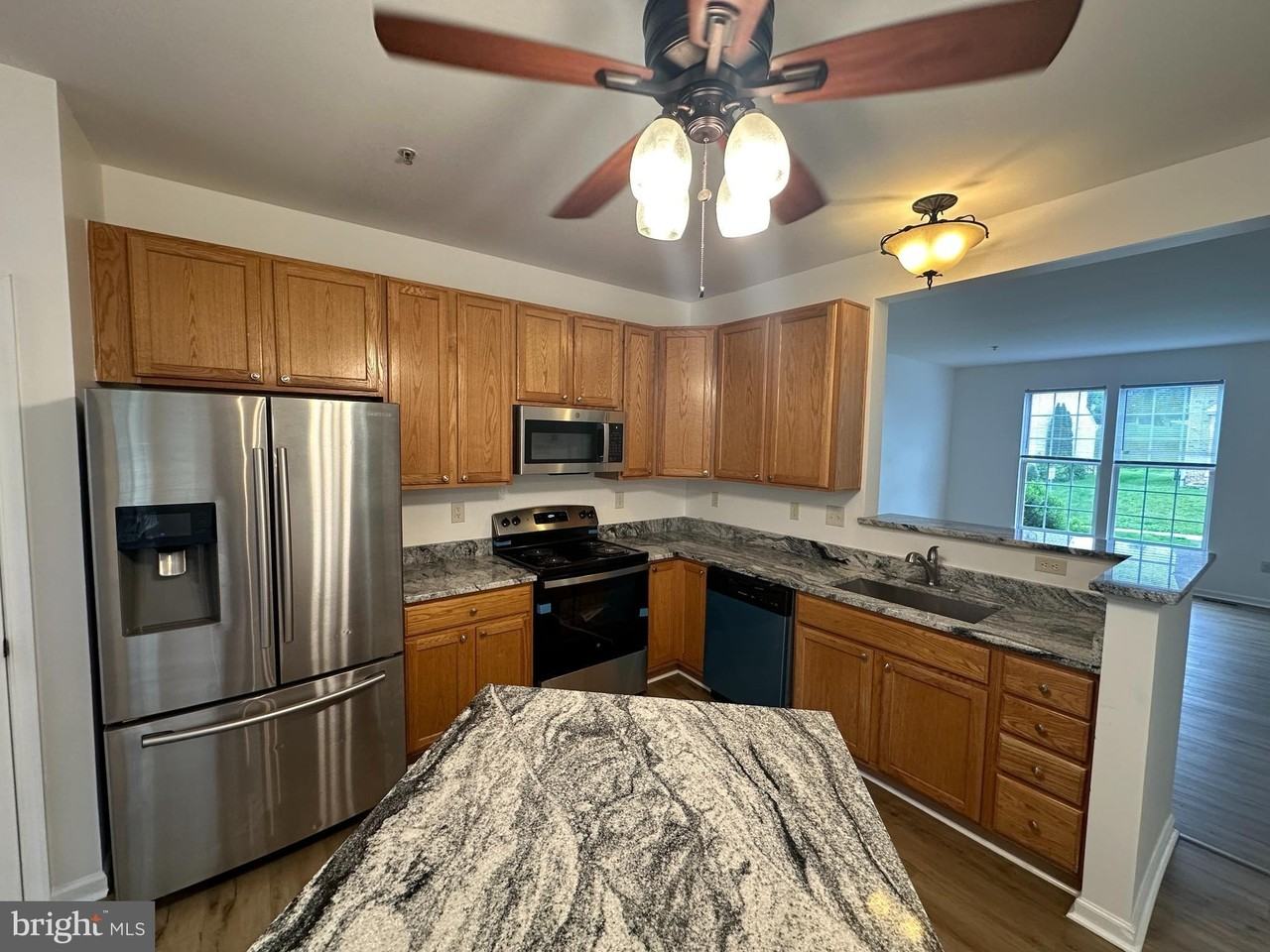 1327 Lewis Ln - Photo 7 of 23