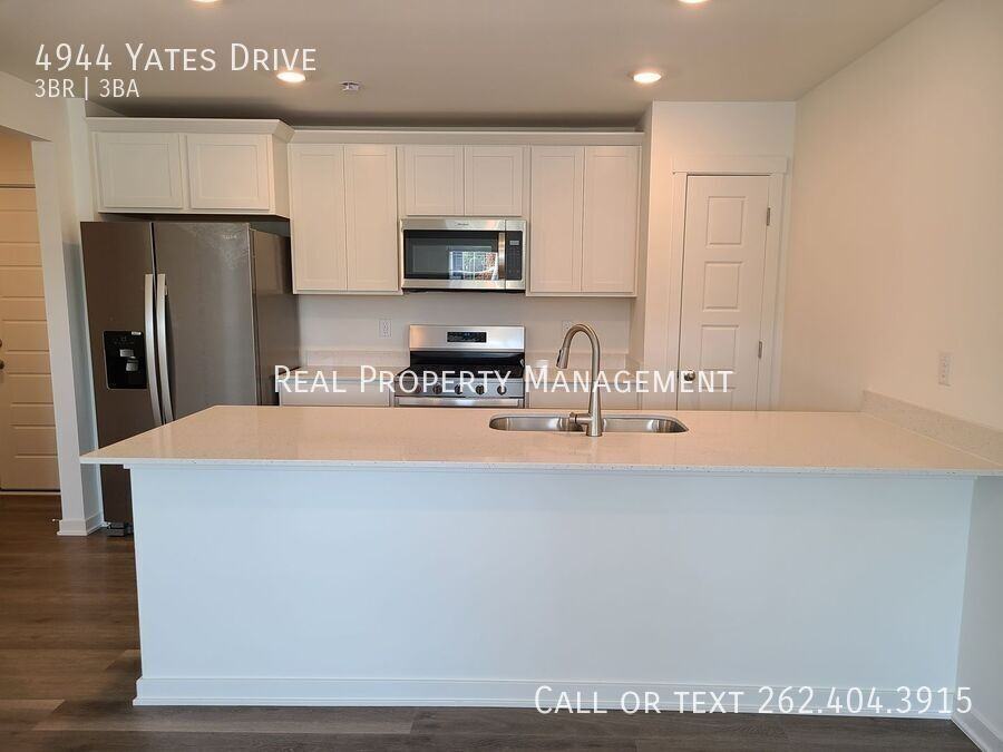 4944 Yates Dr - Photo 3 of 31