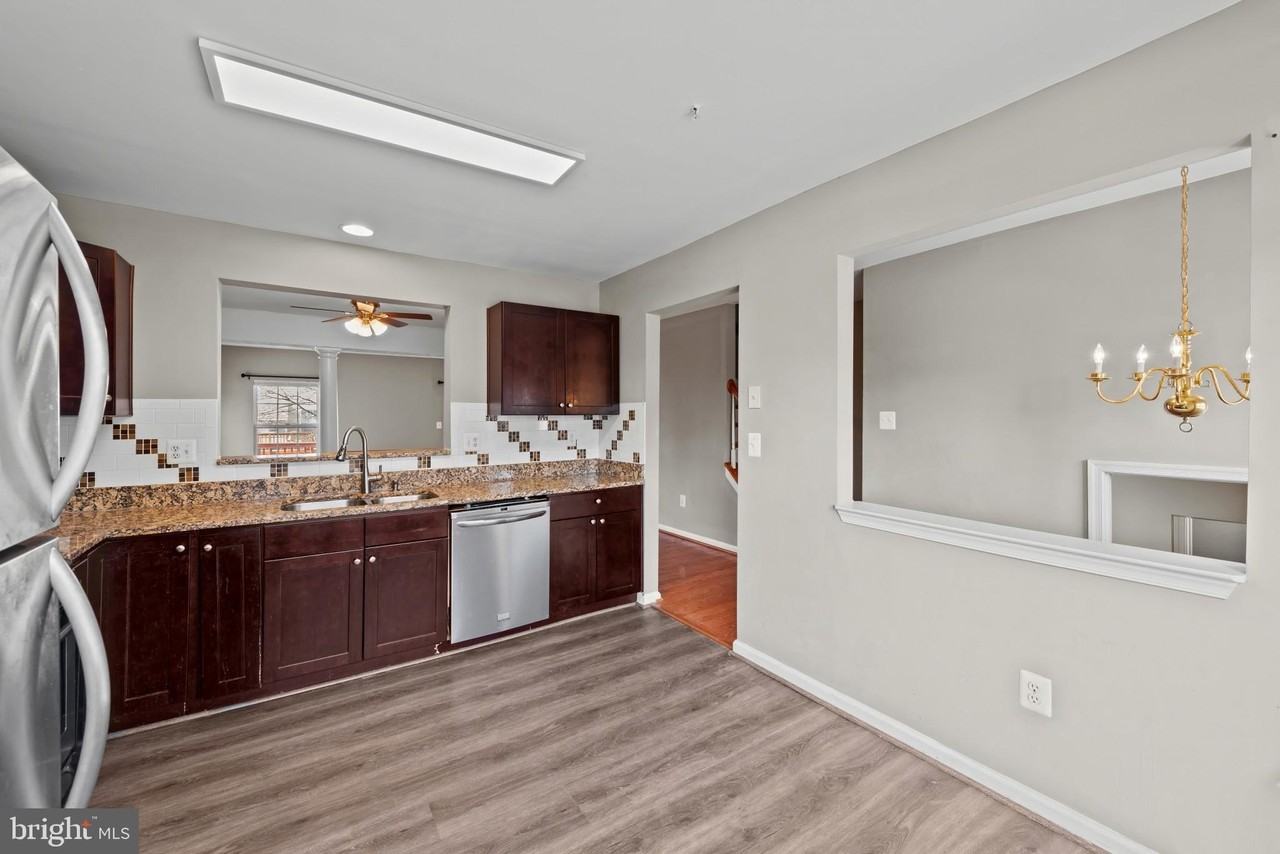 8833 Hawthorne Ct - Photo 6 of 42