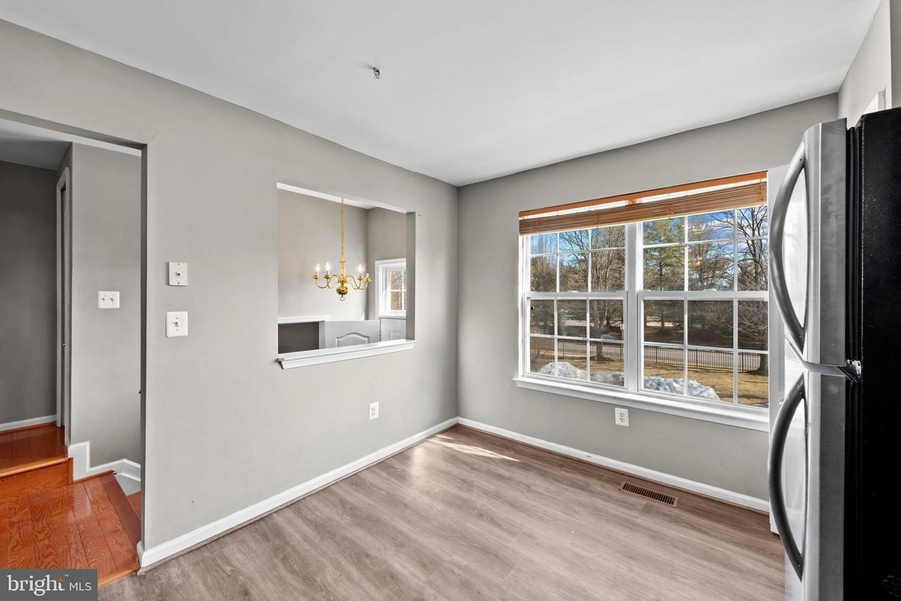 8833 Hawthorne Ct - Photo 7 of 42