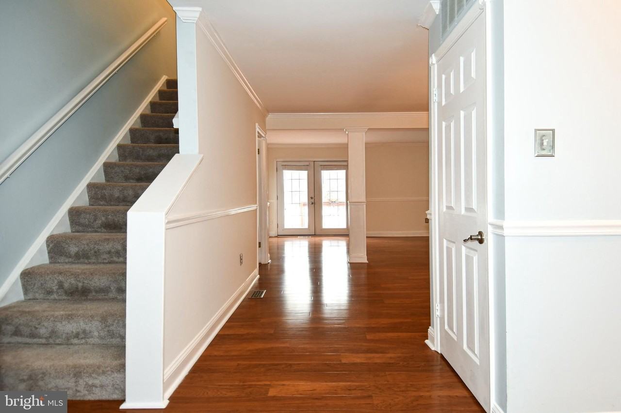 11796 Lone Tree Ct - Photo 2 of 45