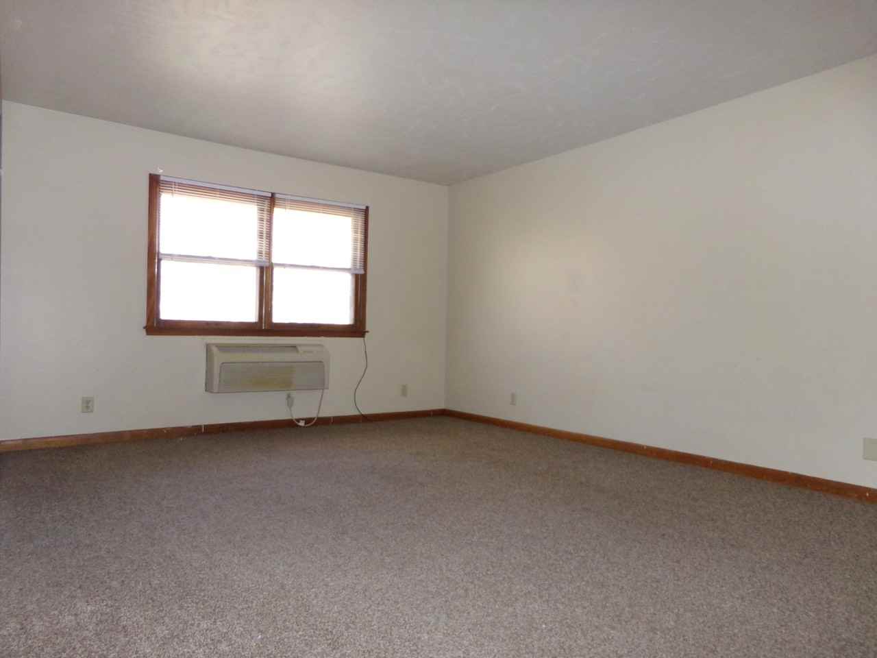 BCR 1329 F Street #6 - Photo 2 of 8