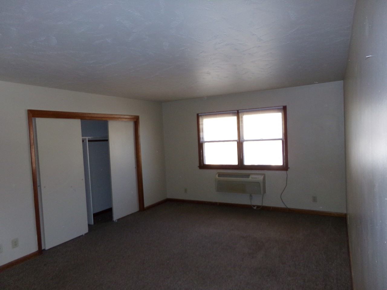BCR 1329 F Street #6 - Photo 3 of 8