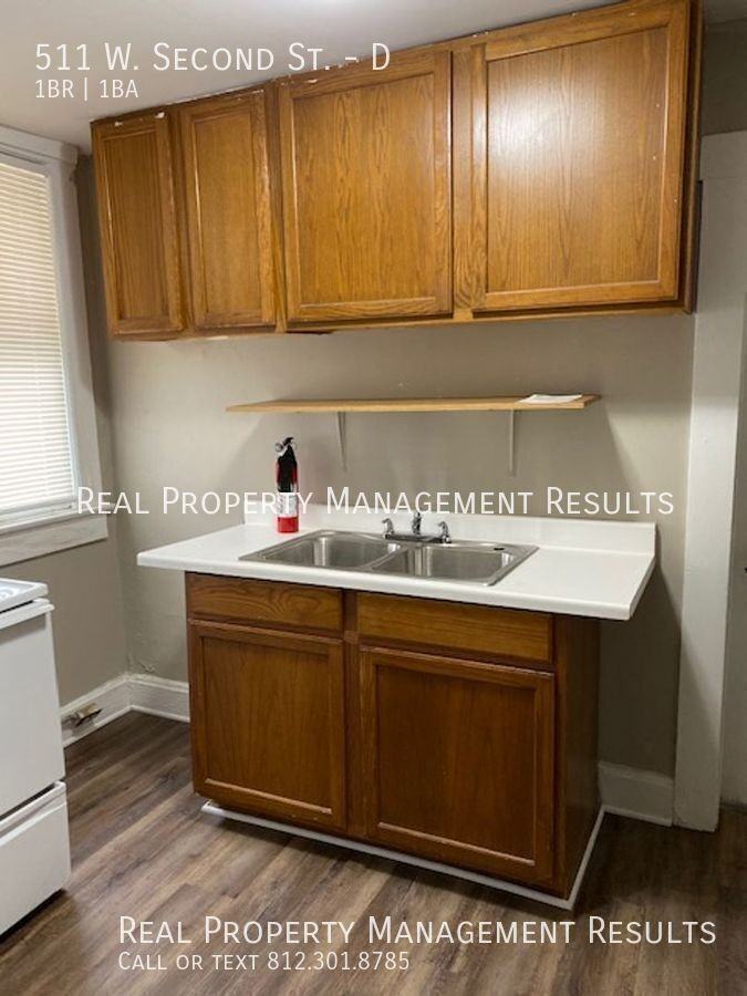 511 W 2nd St #D - Photo 6 of 11