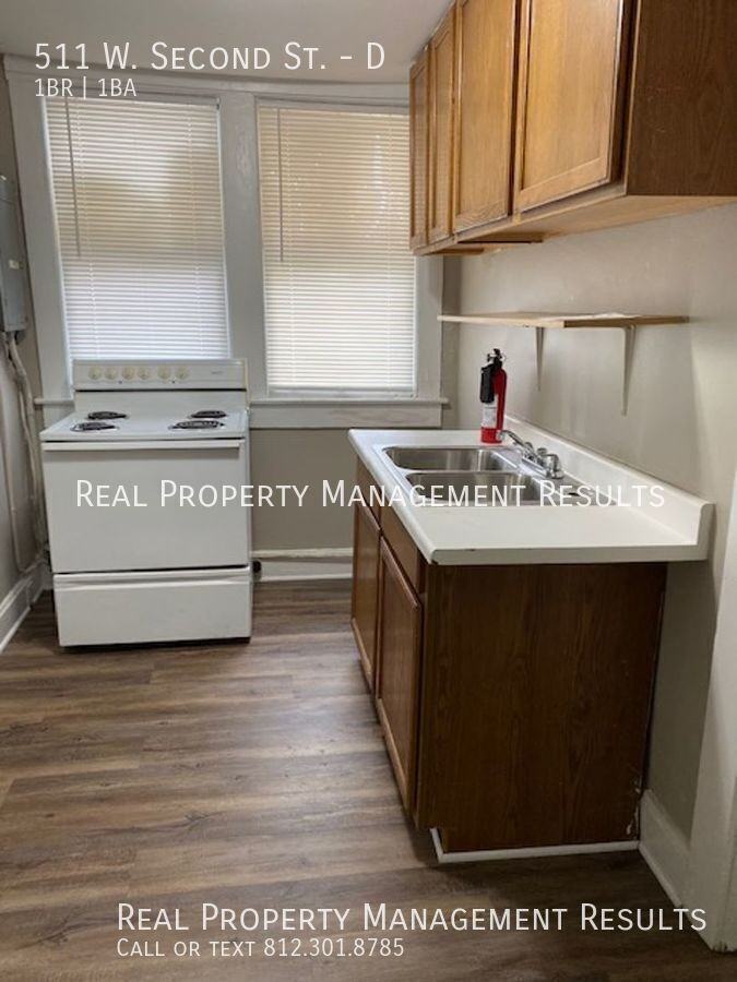 511 W 2nd St #D - Photo 7 of 11