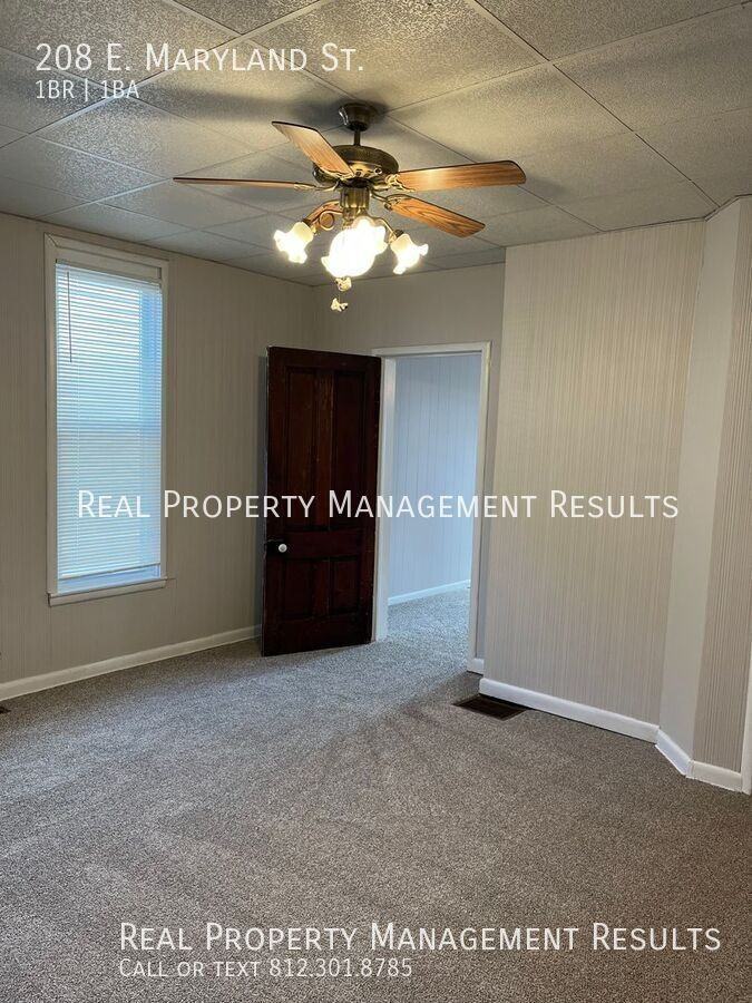 208 E Maryland St - Photo 5 of 13