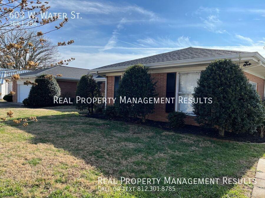 603 W Water St - Photo 3 of 23