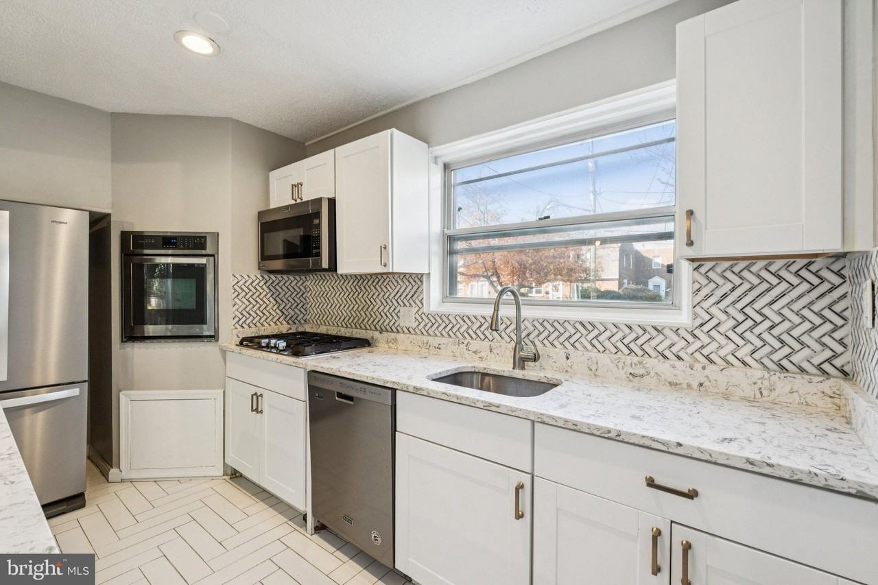 2803 Keating St - Photo 4 of 20