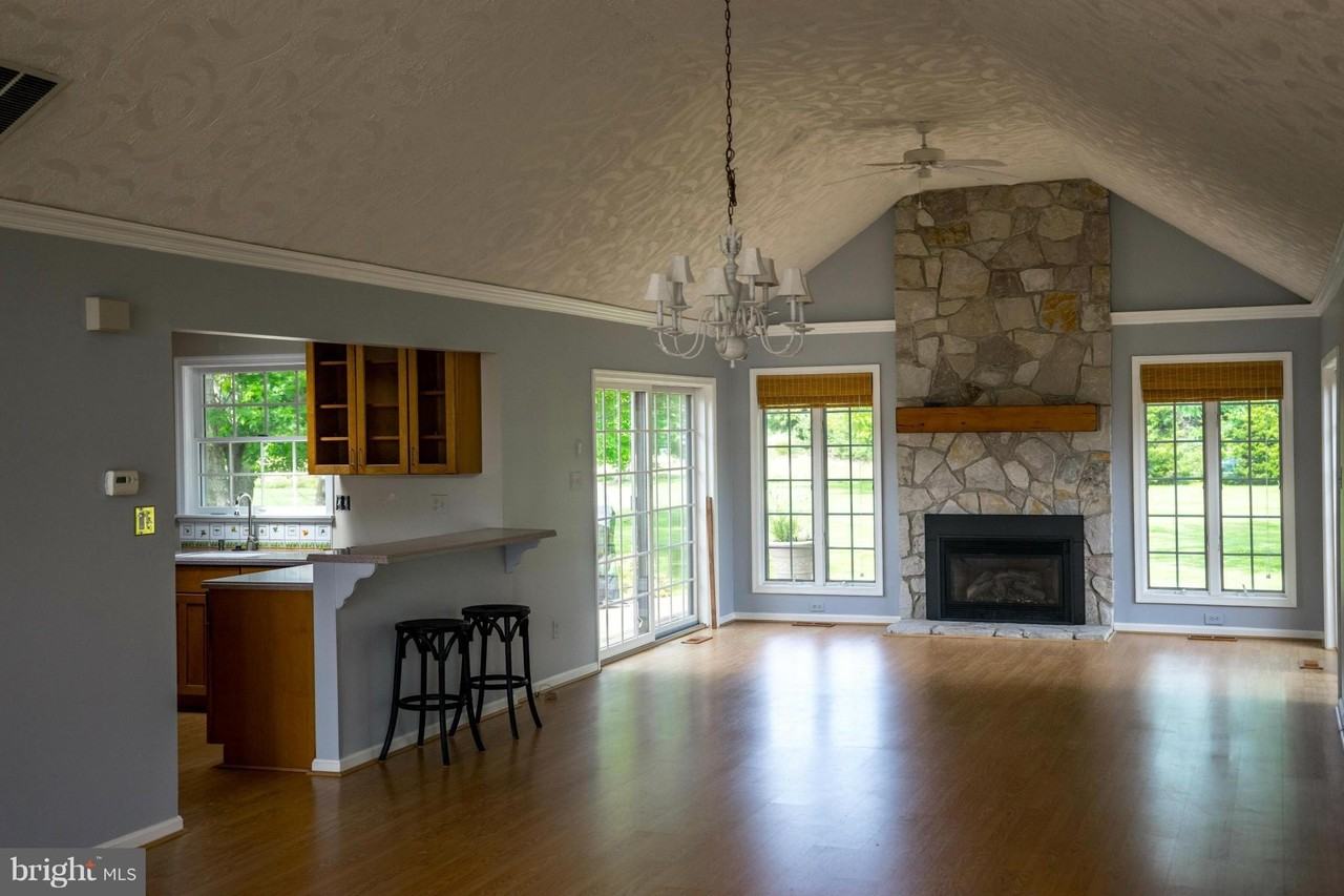 206 Prospect Bay Dr W - Photo 4 of 22