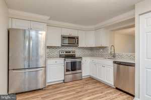 featured image of 6 Victoria Manor Ct