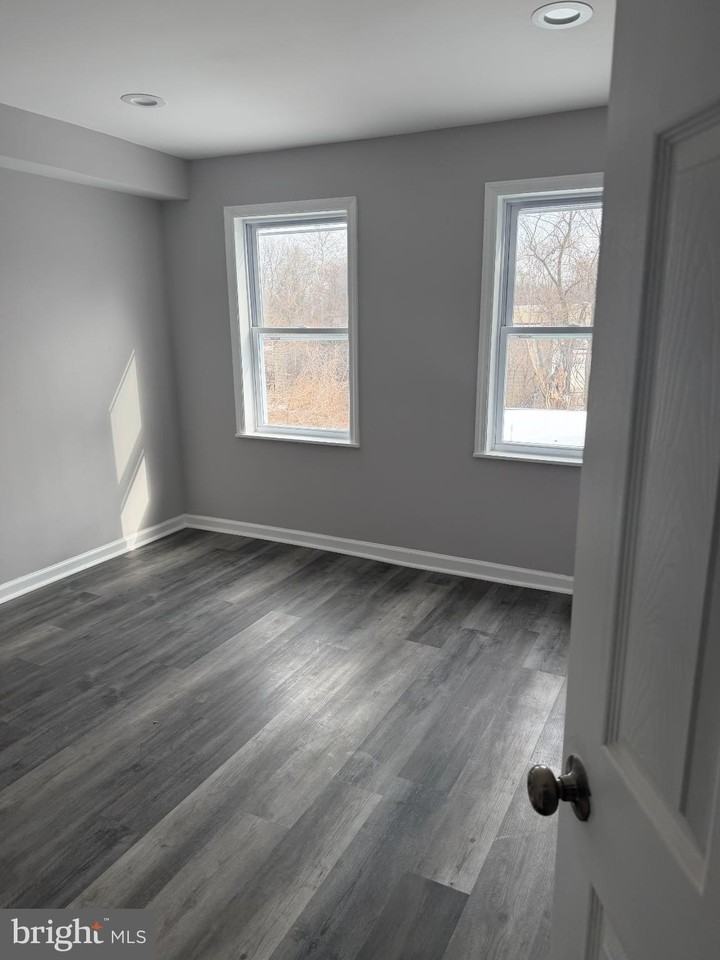 6 Seward Ave - Photo 2 of 9