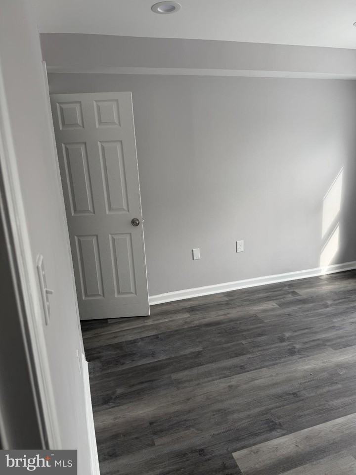 6 Seward Ave - Photo 3 of 9