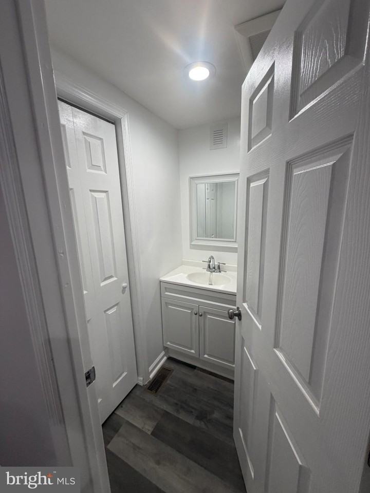 6 Seward Ave - Photo 4 of 9