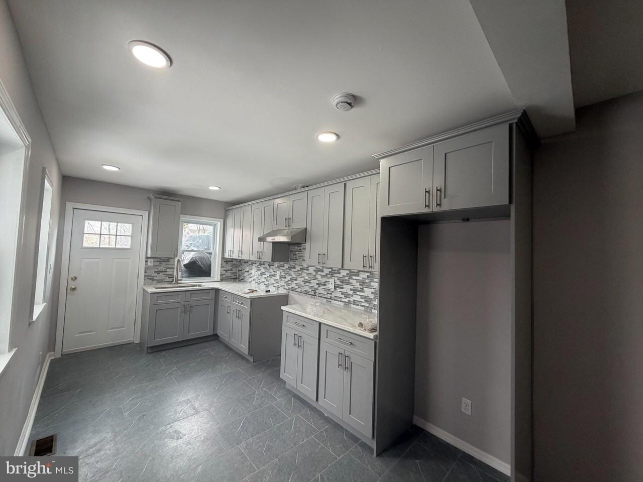 6 Seward Ave - Photo 6 of 9