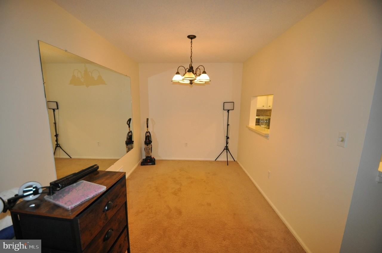 13 Voscek Ct - Photo 5 of 20