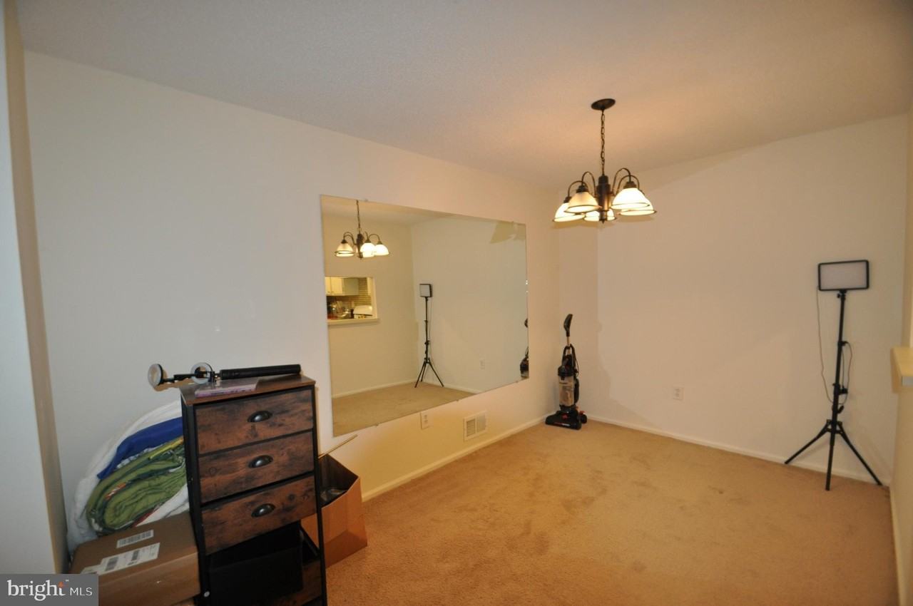 13 Voscek Ct - Photo 6 of 20