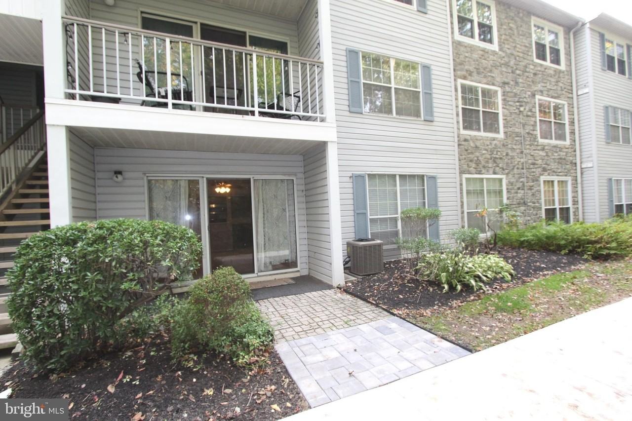 83 WILLOW Court - Photo 2 of 24