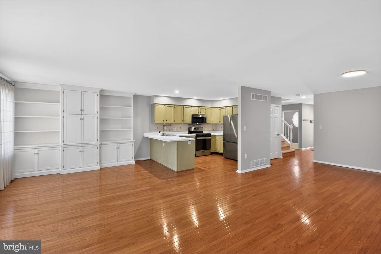 74 Castleton Rd - Photo 2 of 29