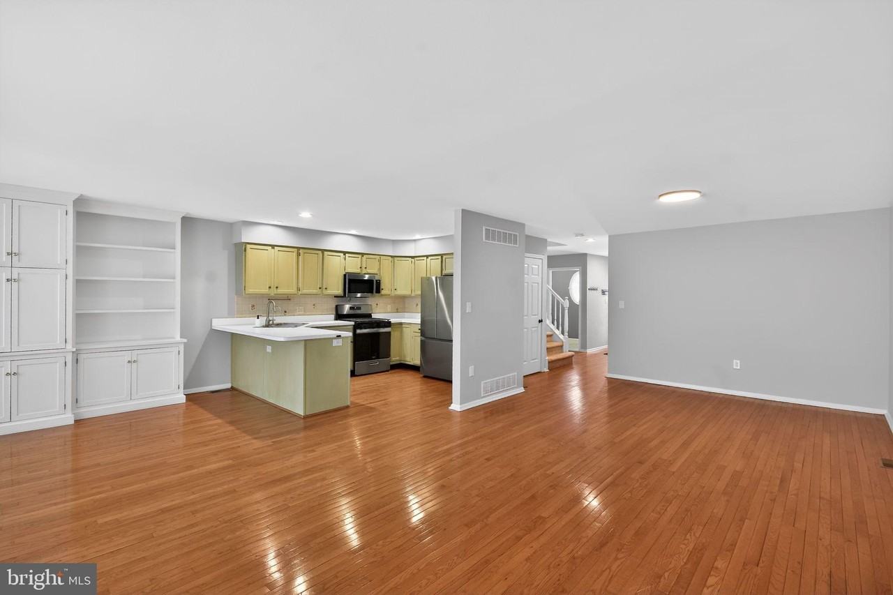 74 Castleton Rd - Photo 3 of 29