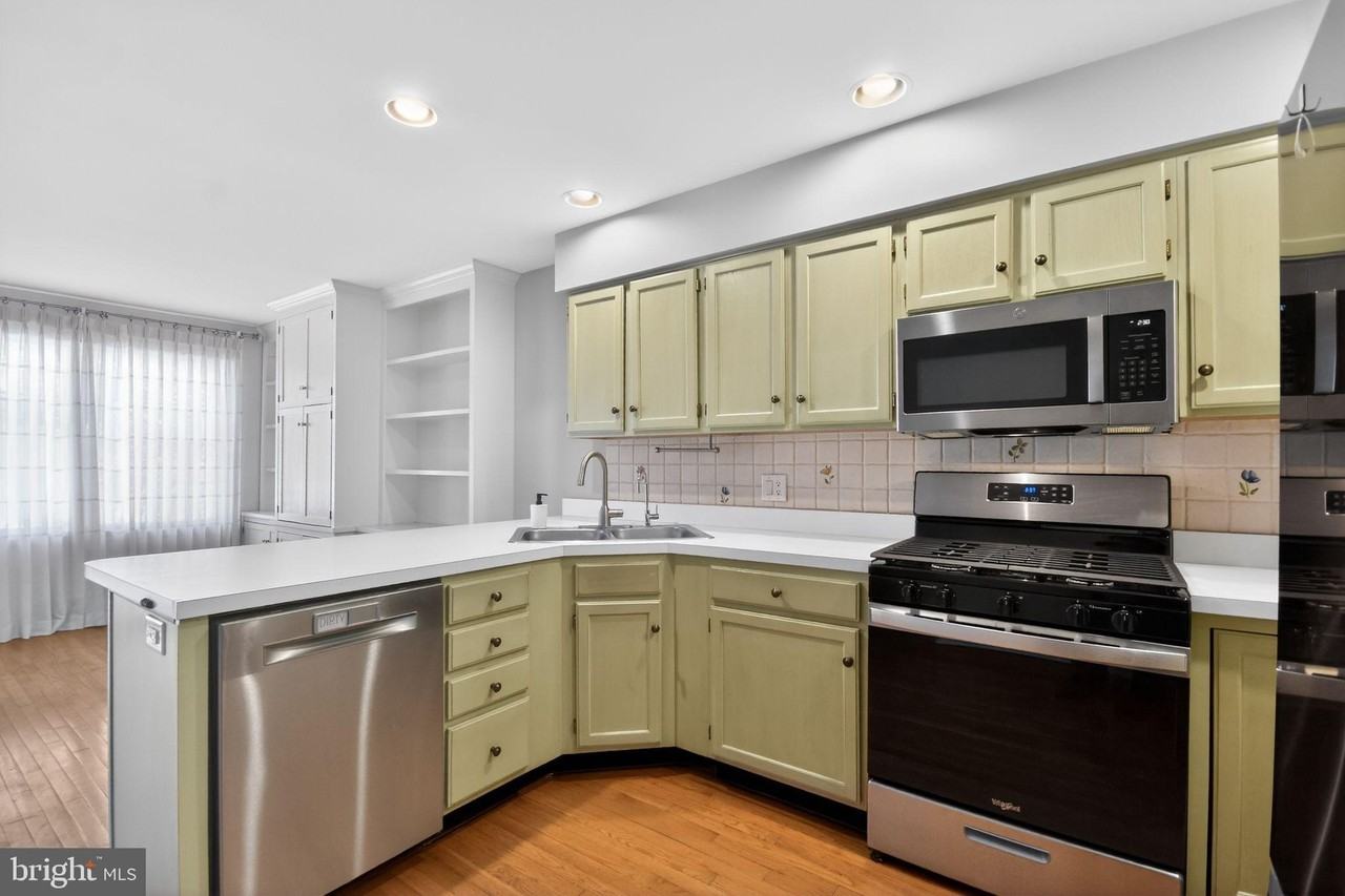 74 Castleton Rd - Photo 6 of 29