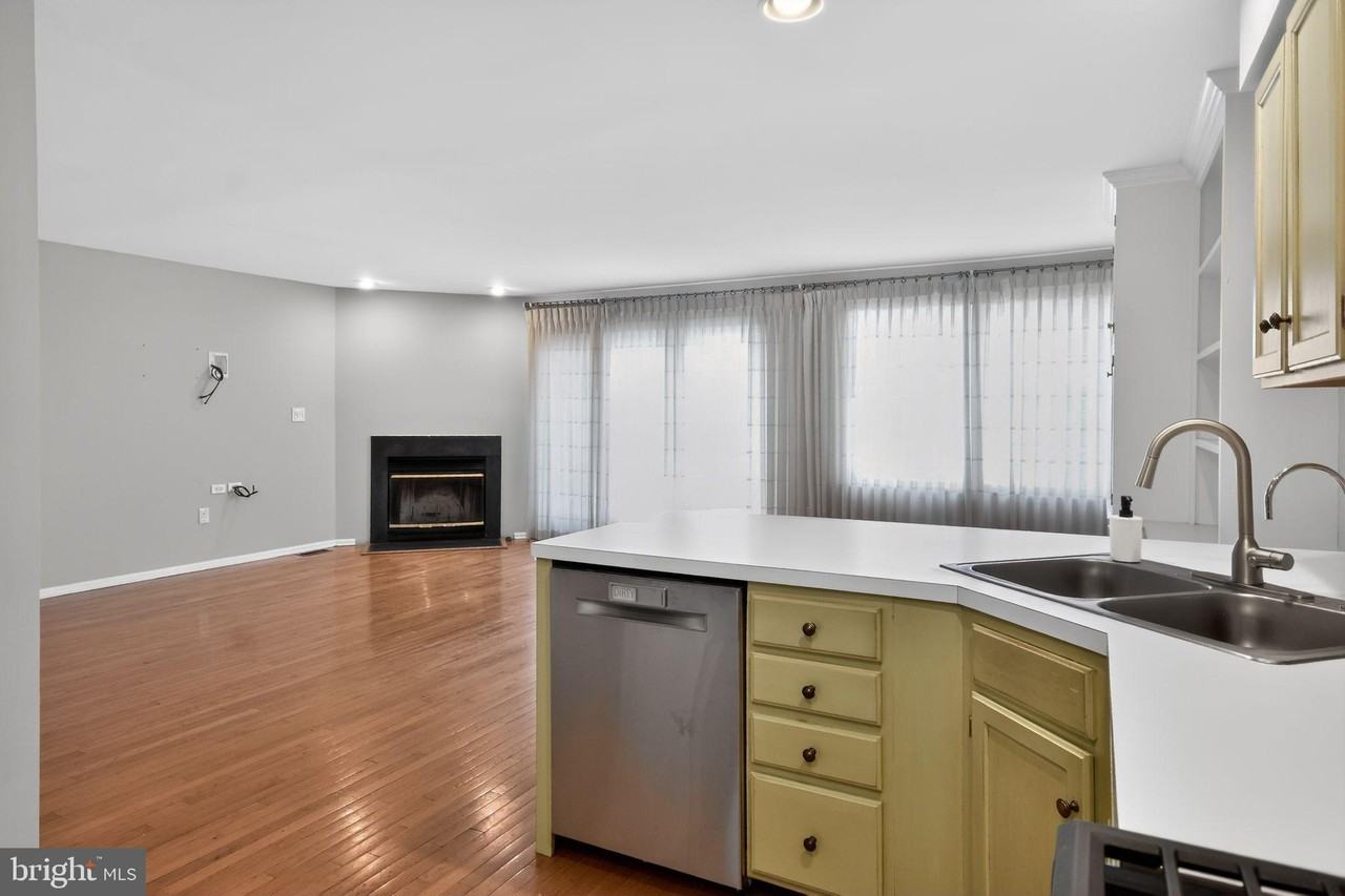 74 Castleton Rd - Photo 7 of 29