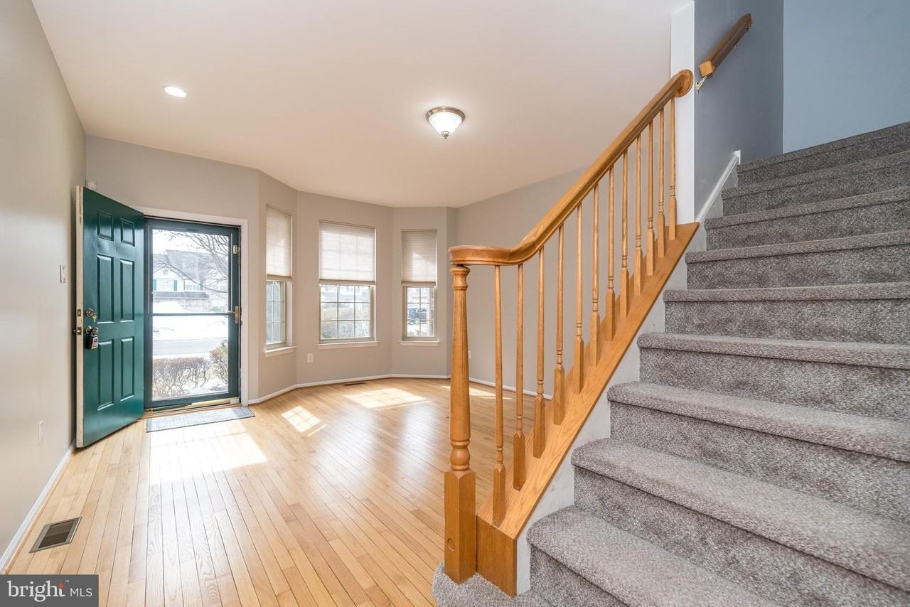 5128 Barness Ct - Photo 7 of 50