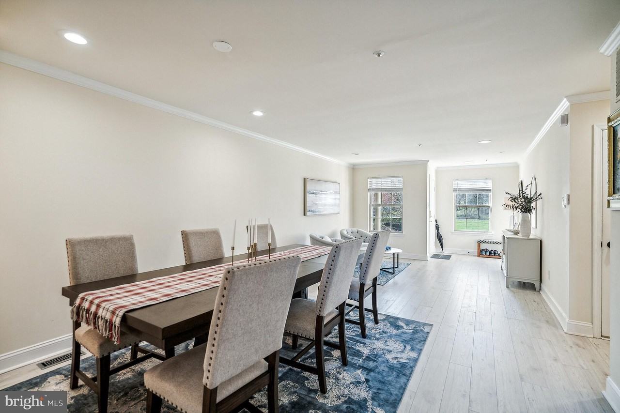 1855 Creekview Ln - Photo 3 of 30