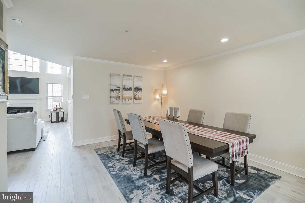 1855 Creekview Ln - Photo 5 of 30