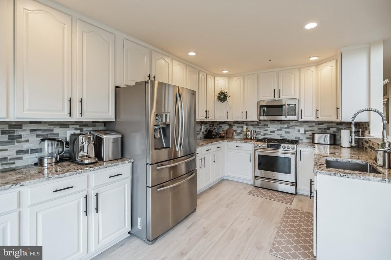 1855 Creekview Ln - Photo 7 of 30