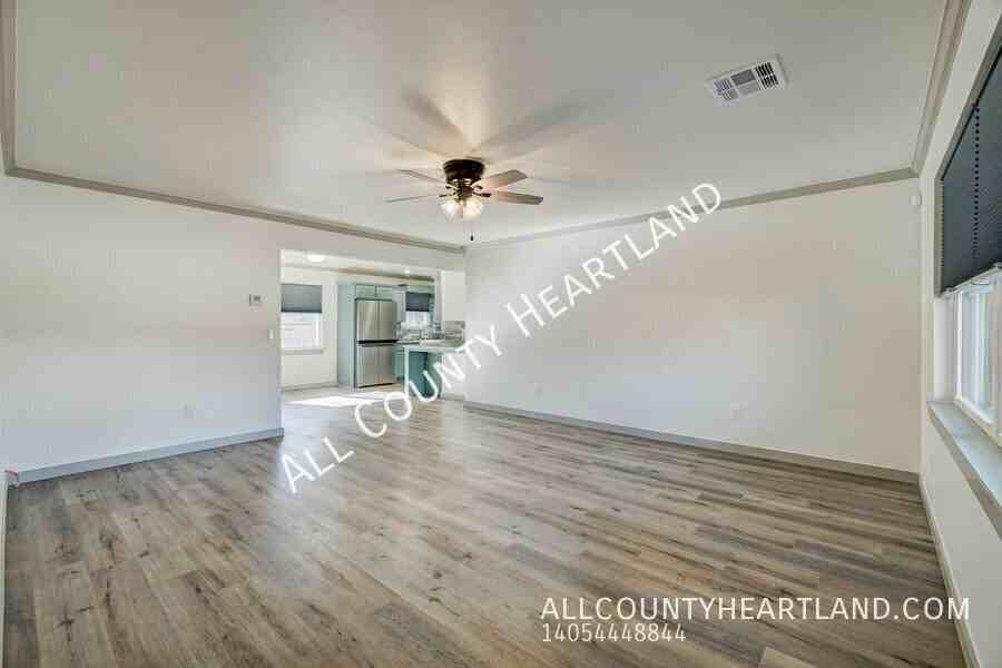 330 E 6th St - Photo 3 of 16