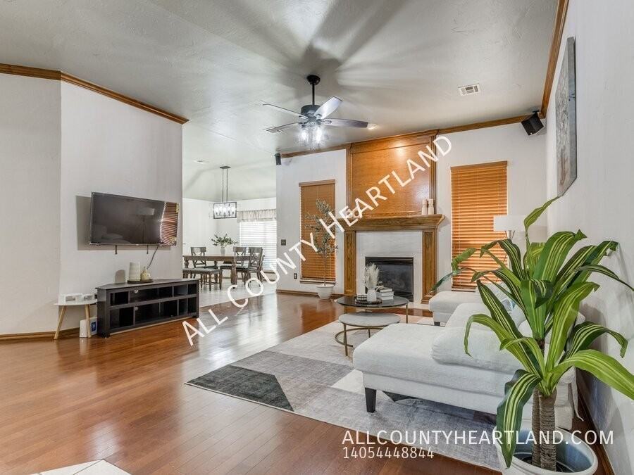 13317 Montego Ter - Photo 2 of 14