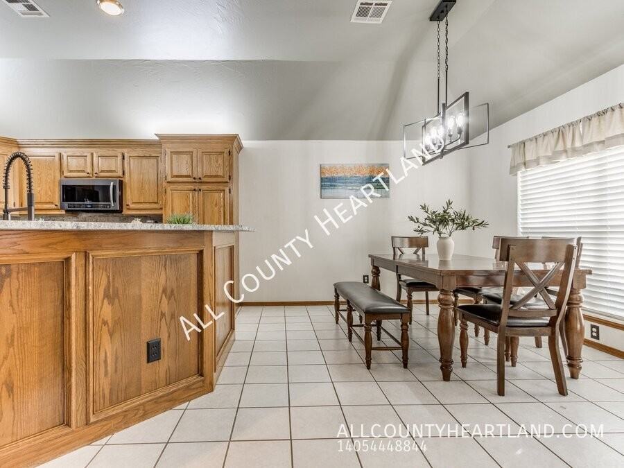 13317 Montego Ter - Photo 3 of 14