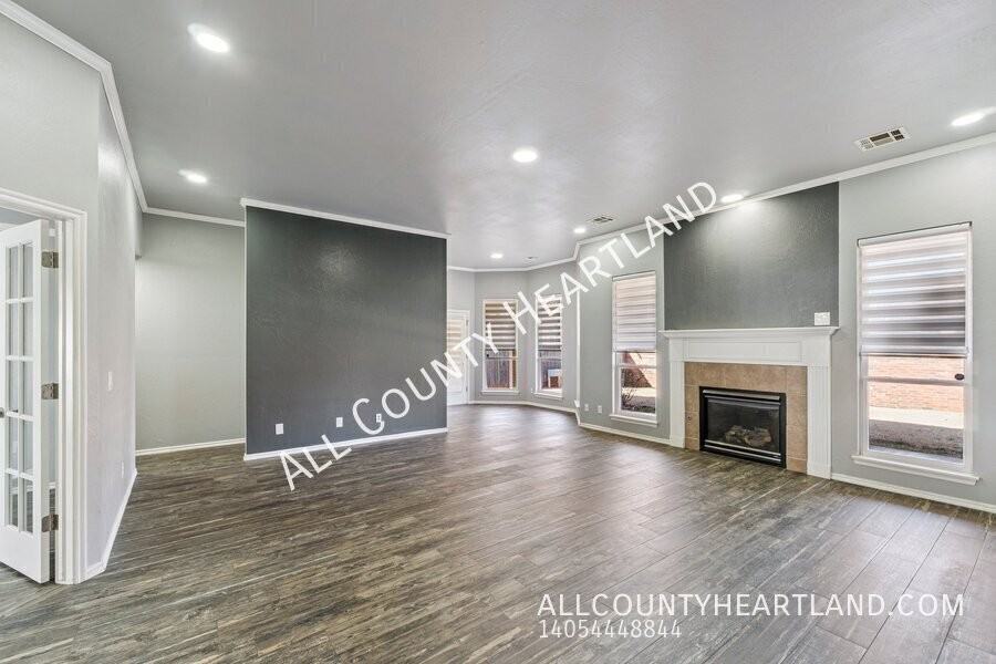 2821 Nw 170th St - Photo 2 of 15