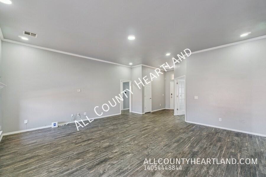 2821 Nw 170th St - Photo 3 of 15