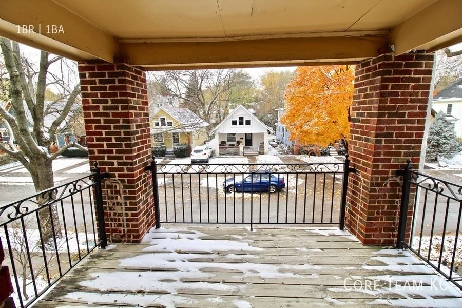 4328 Roanoke Pkwy #305 - Photo 4 of 13