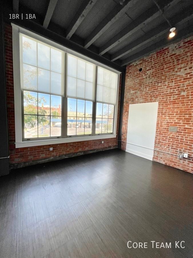 3200 Gillham Rd #207 - Photo 2 of 10