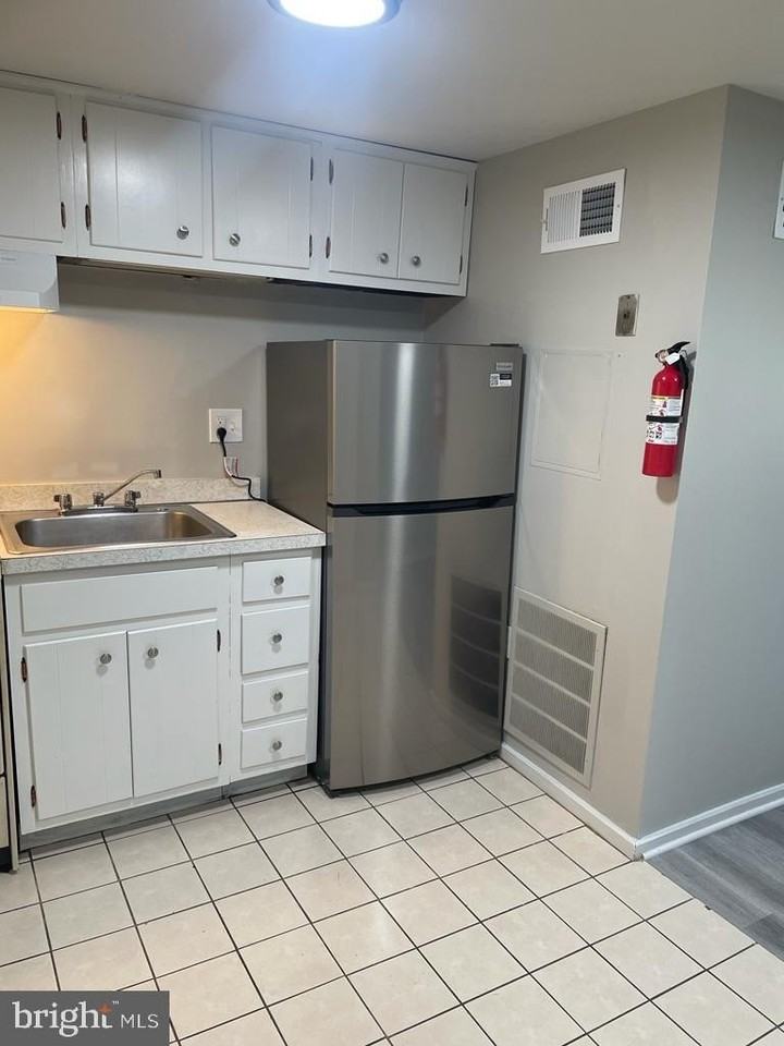 4341 Carlisle Pike Apt A4 - Photo 2 of 6