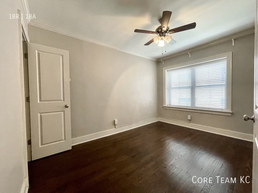 710 W 48th St #303 - Photo 7 of 11