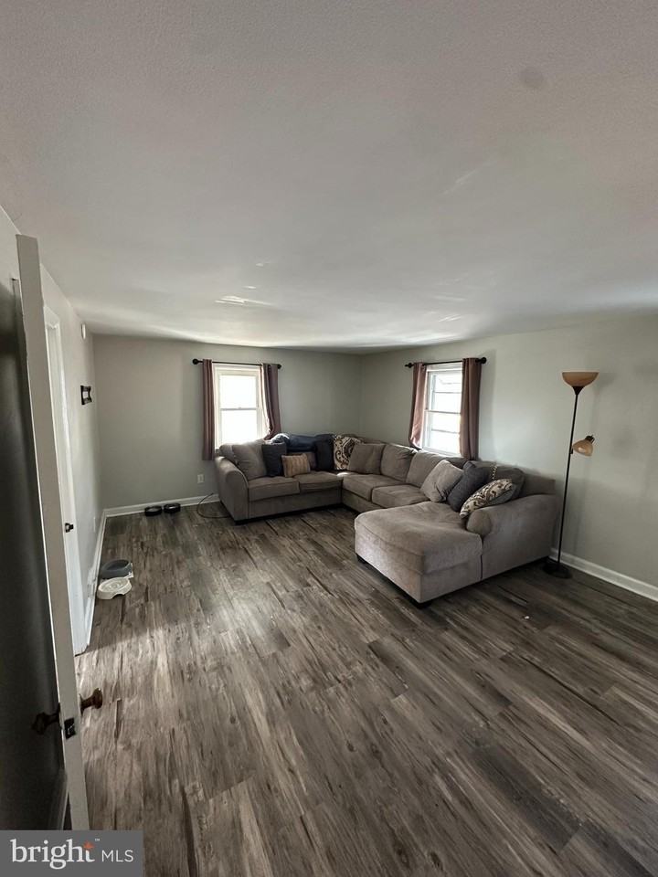 277 S 3rd St - Photo 3 of 7