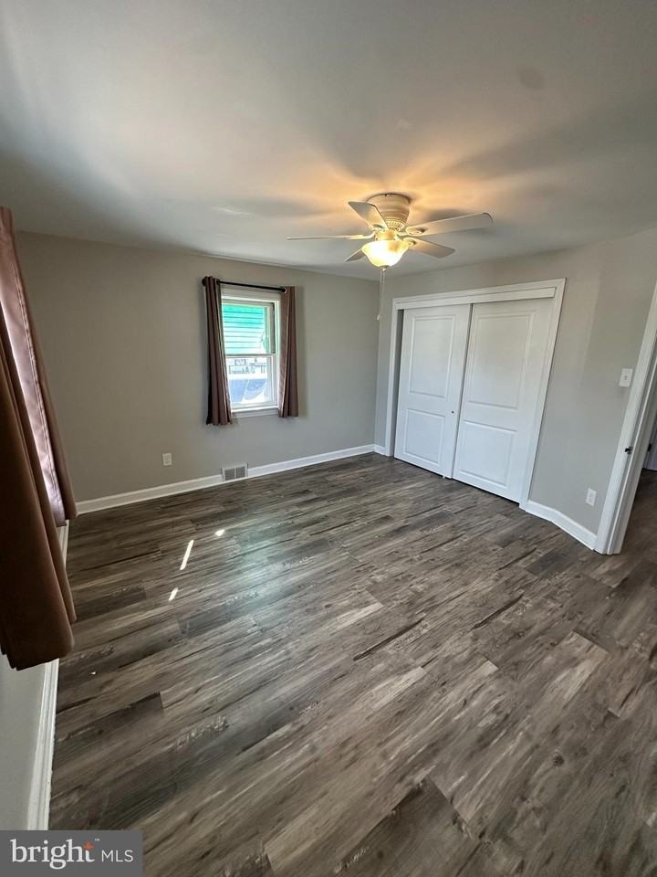 277 S 3rd St - Photo 5 of 7