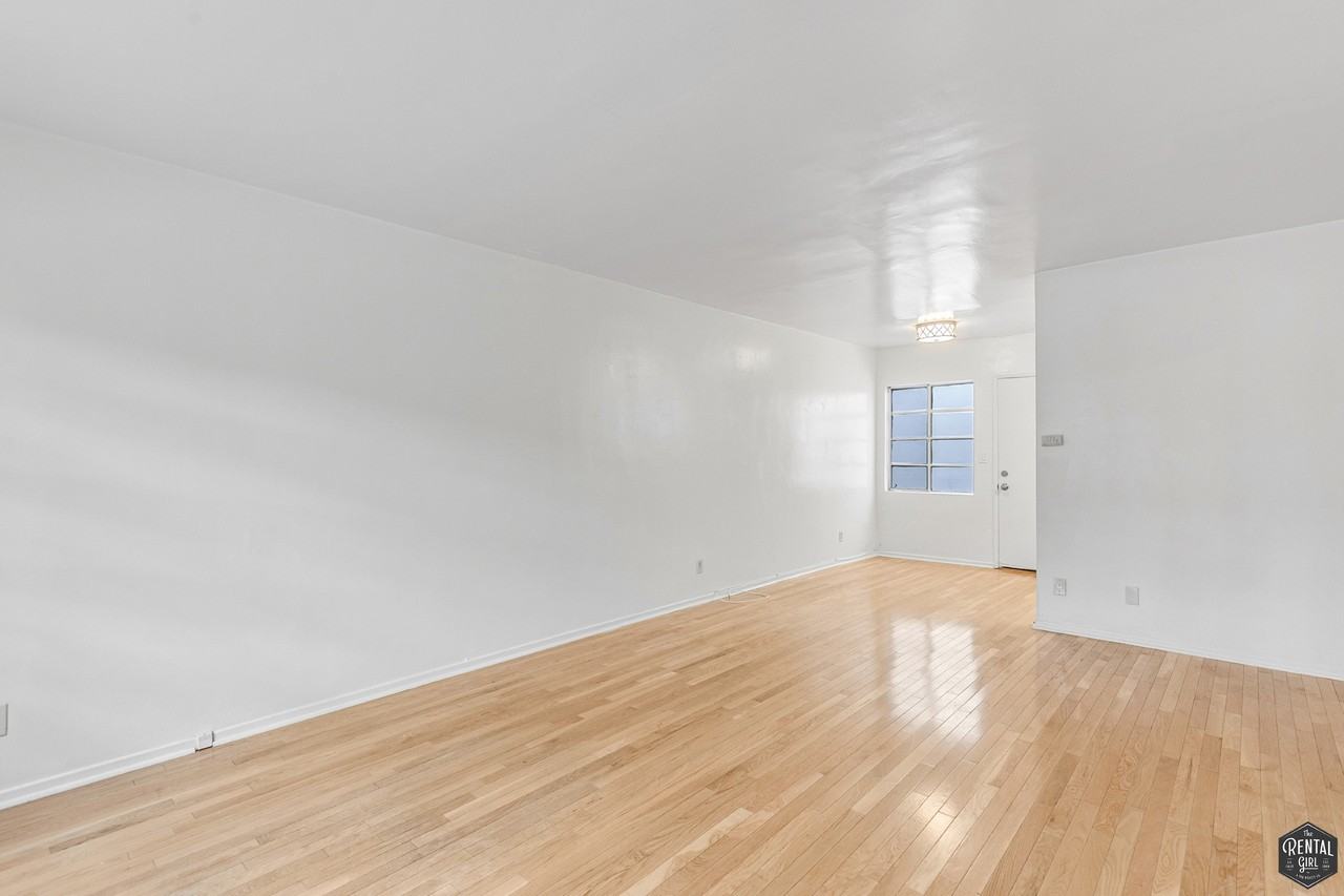 1342 Yale St #B - Photo 5 of 20